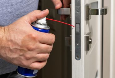 top Signs of a locksmith scam and how to avoid